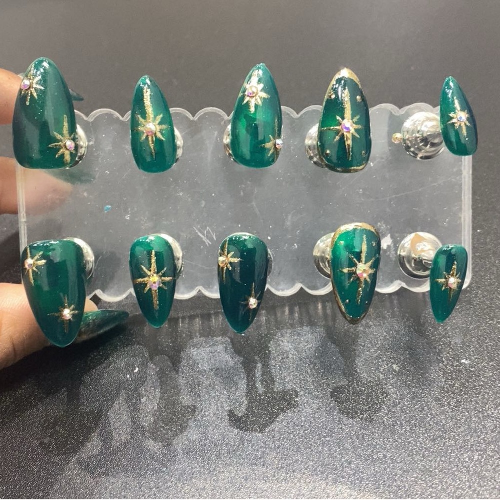 Emerald Green Starry Nail Press On Set